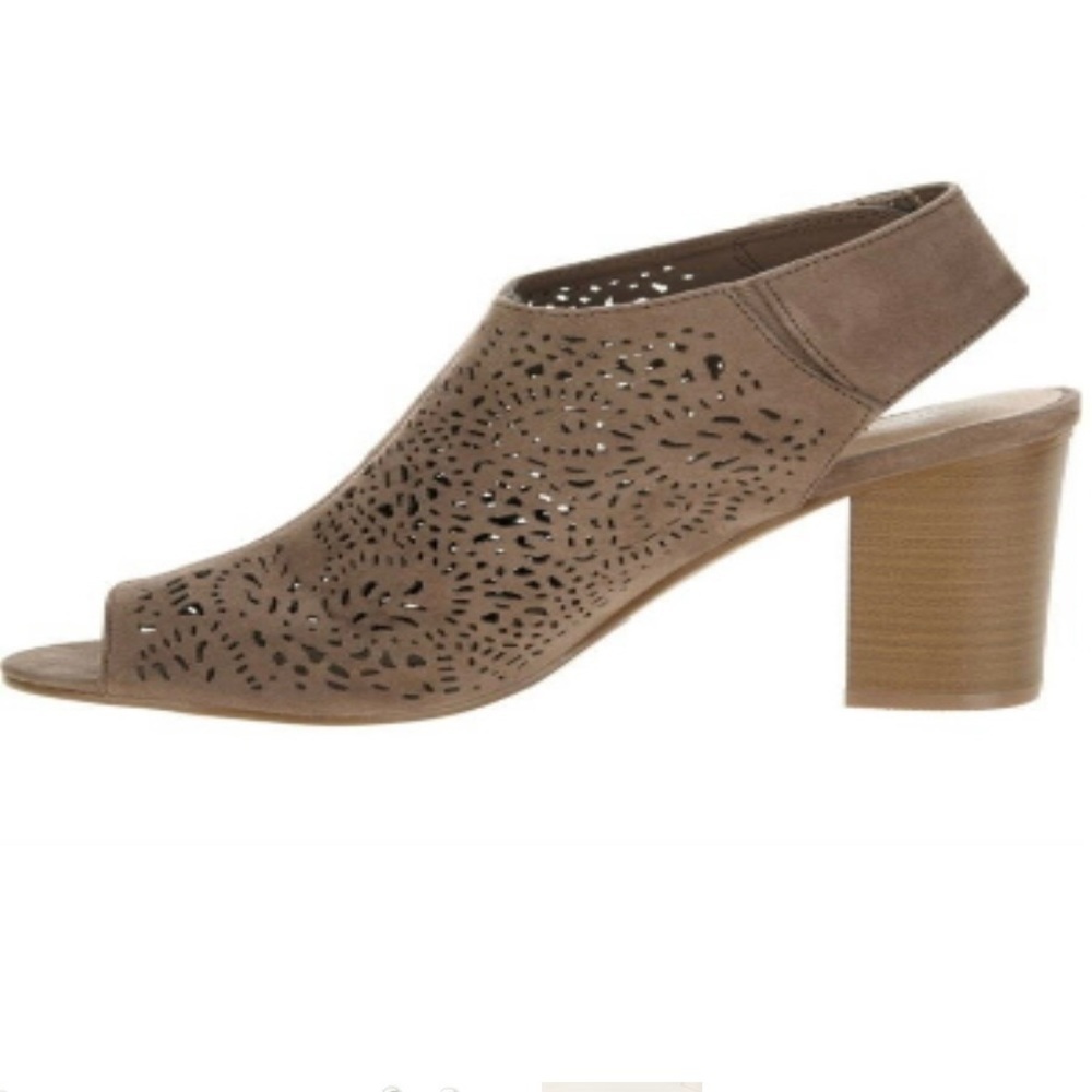 BIG BUDDHA Faux Suede Laser Cut-out Peep Toe Open Back Block Heel Sandal Size 8
